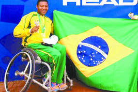 ATLETA PARALÍMPICO LUZIENSE BUSCA PATROCÍNIO