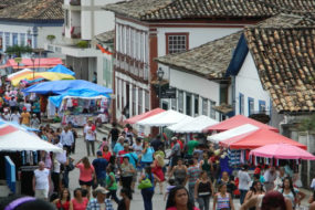 CIDADE RECEBE ROMEIROS NO DIA DA PADROEIRA