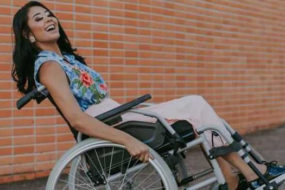 JOVEM FICA PARAPLÉGICA APÓS COMPLICAÇÕES COM PIERCING NO NARIZ